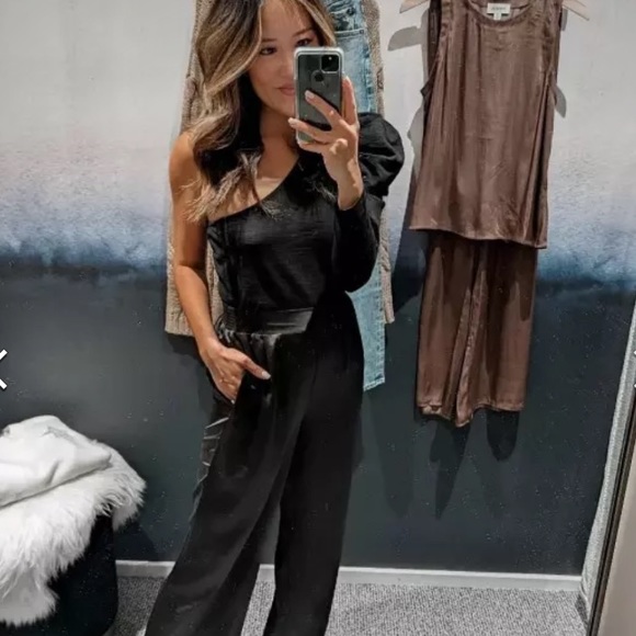 Nation LTD Sabrina One Shoulder Party Top - Picture 12 of 14